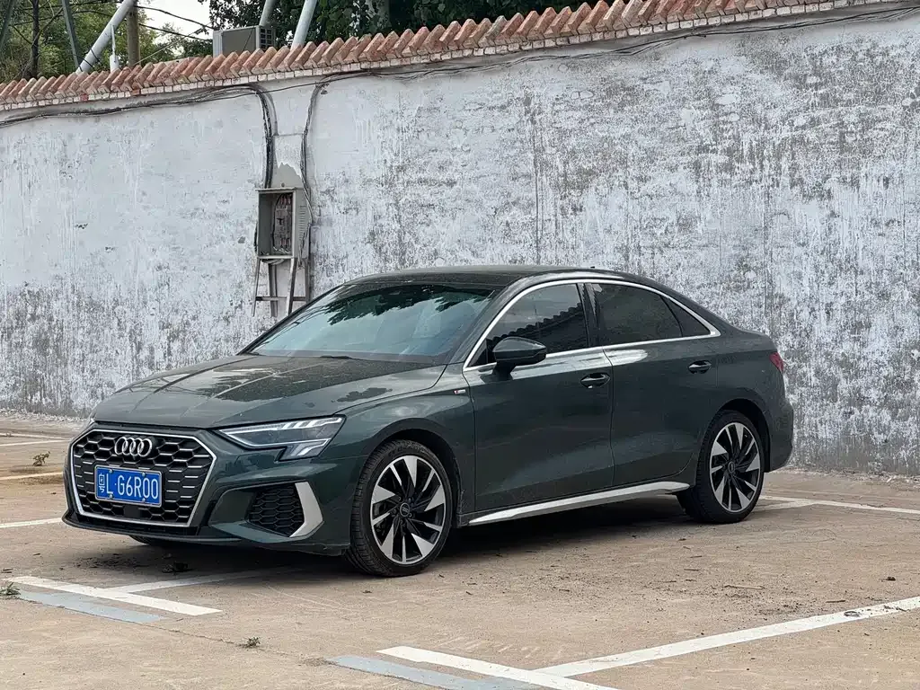 Audi A3 — фото 1