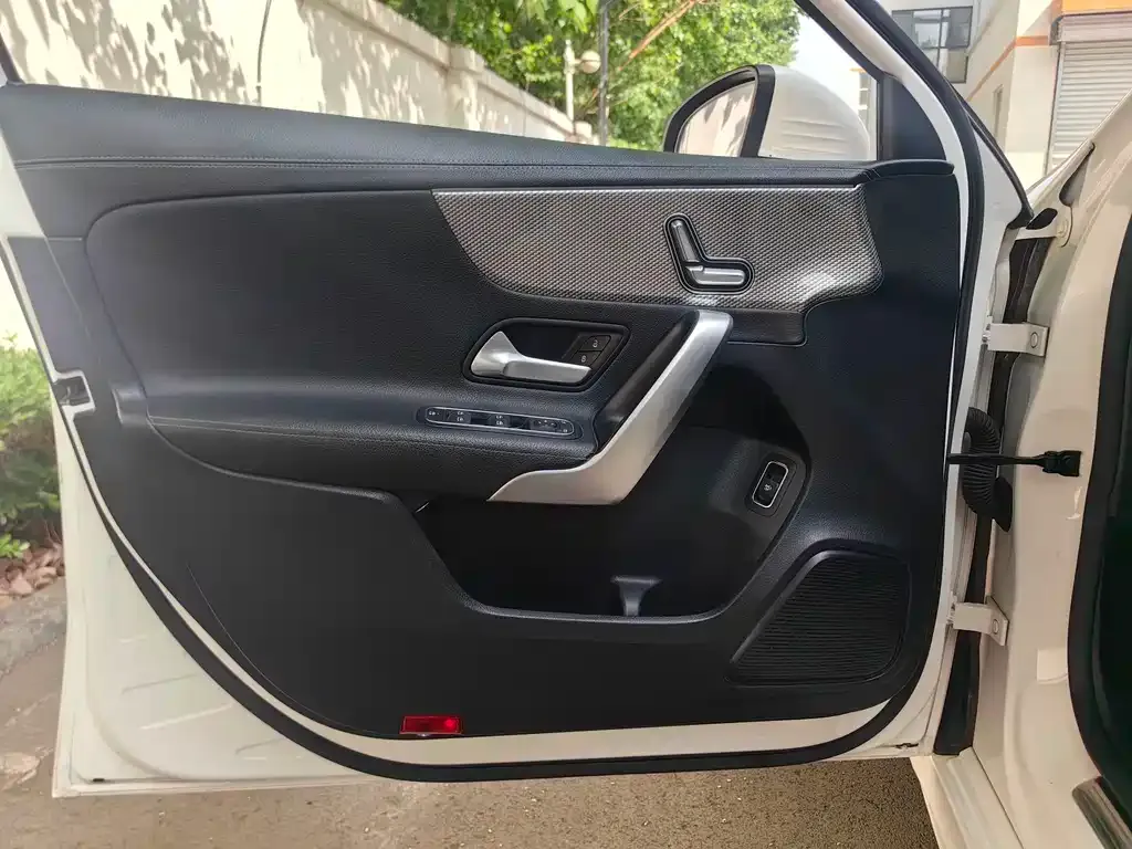 Mercedes-Benz A-Class 2021 из CN, фото 2