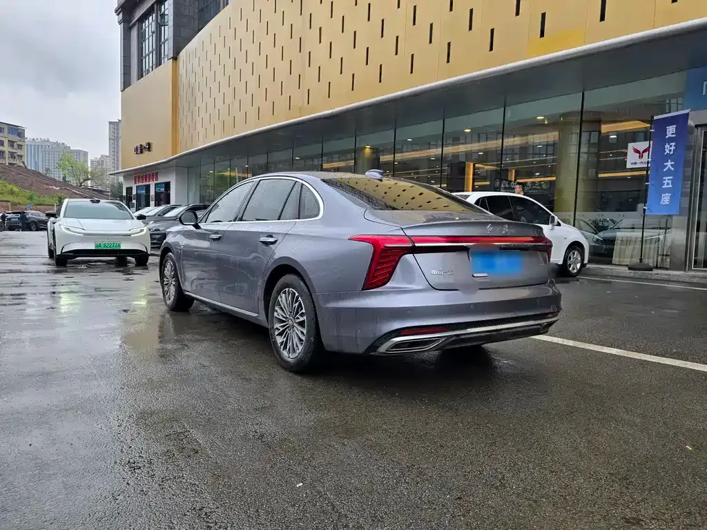 Hongqi H5 — фото 10