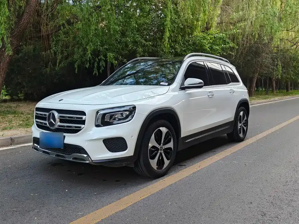 Mercedes-Benz GLB — фото 1