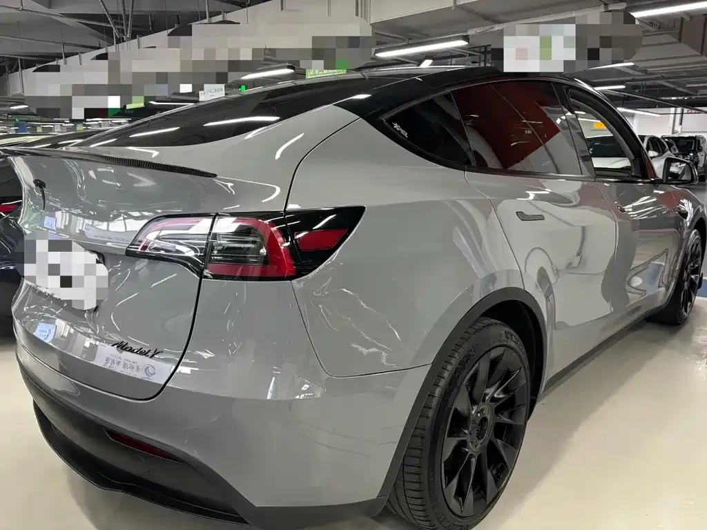 Tesla Model Y — фото 5