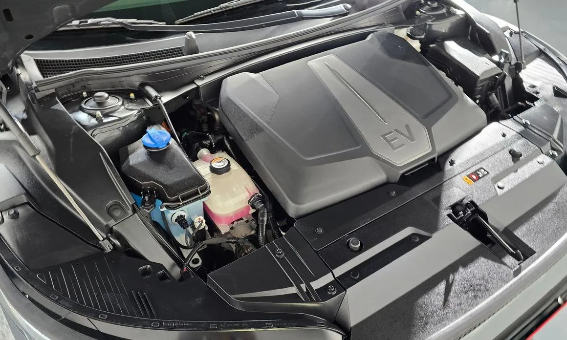 Kia EV6 2023 из KR, фото 4