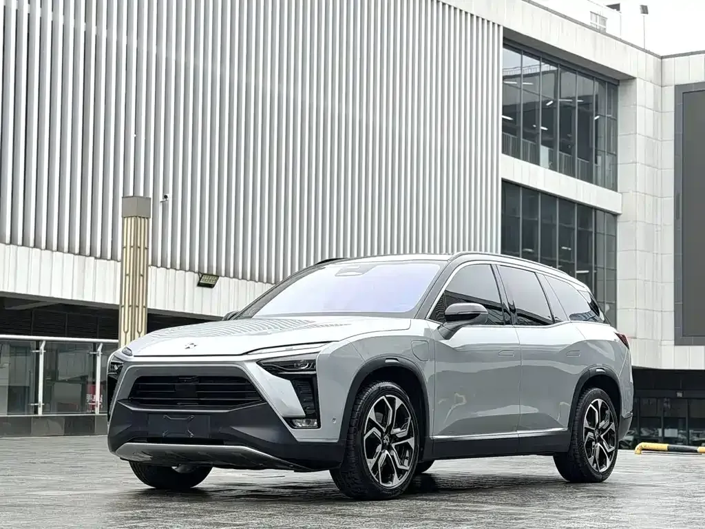 NIO ES8