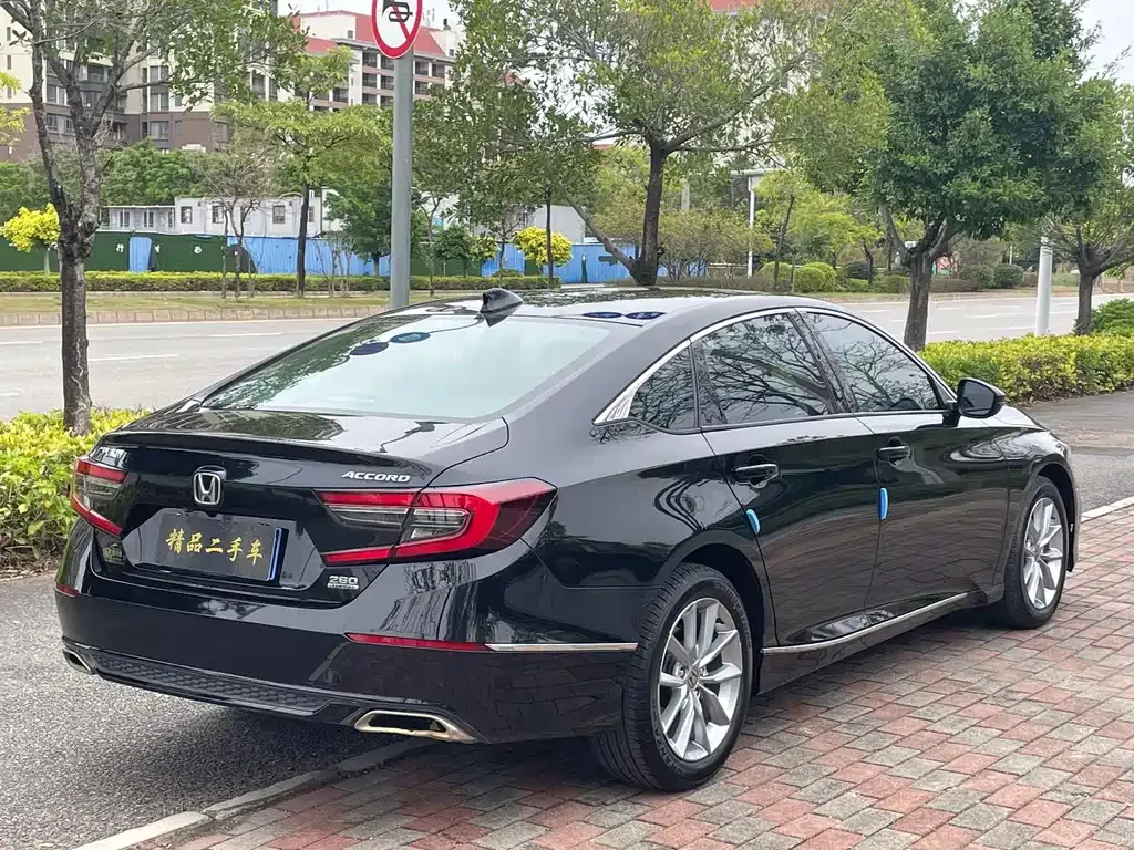 Honda Accord — фото 5