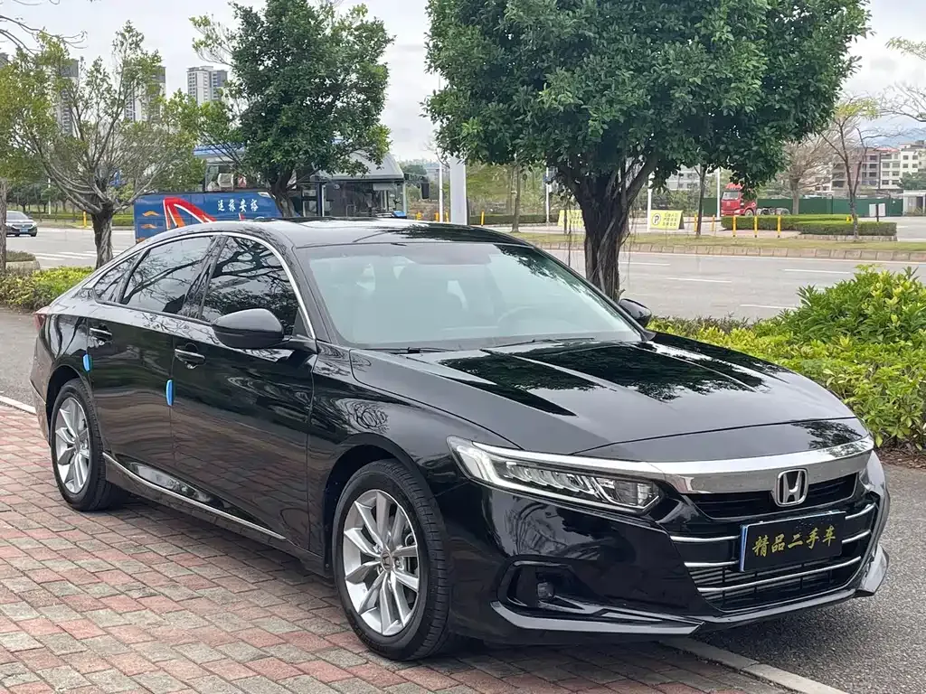 Honda Accord — фото 10