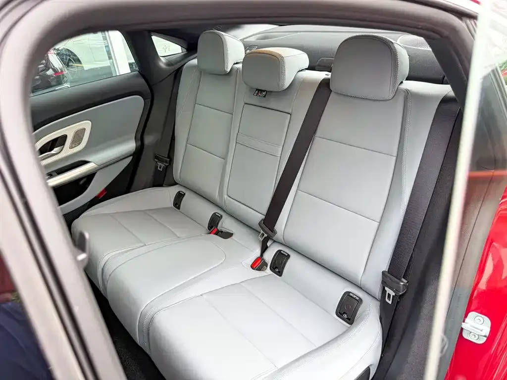 Mercedes-Benz CLA PHEV 2025 из CN, фото 2