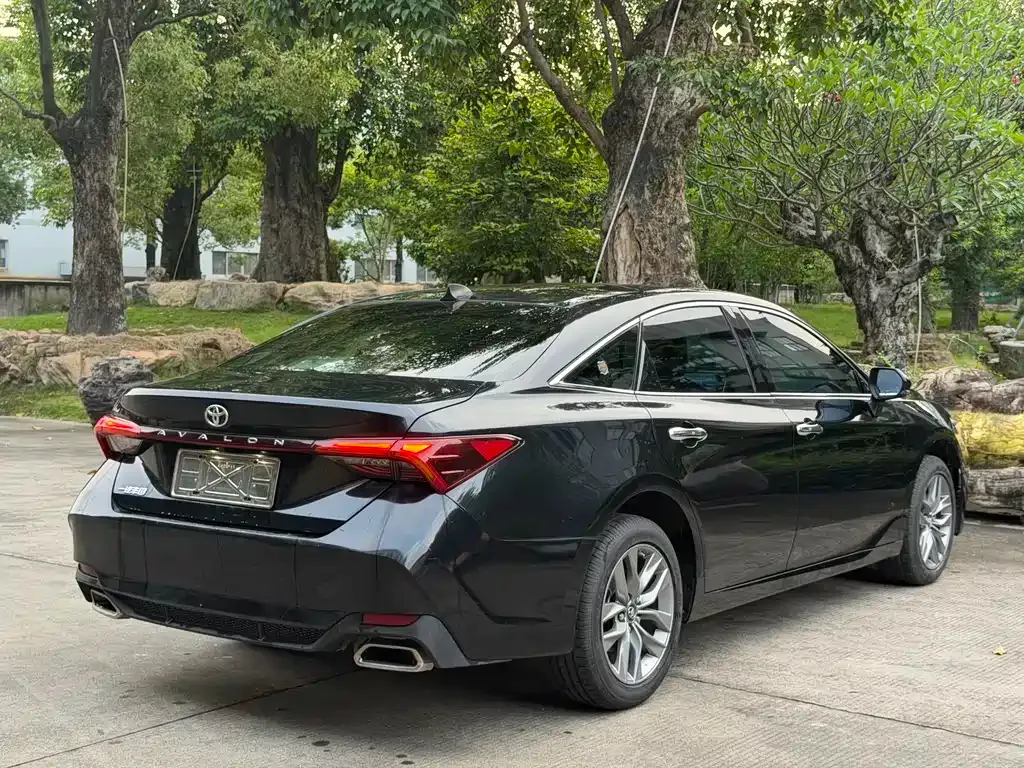 Toyota Avalon — фото 4