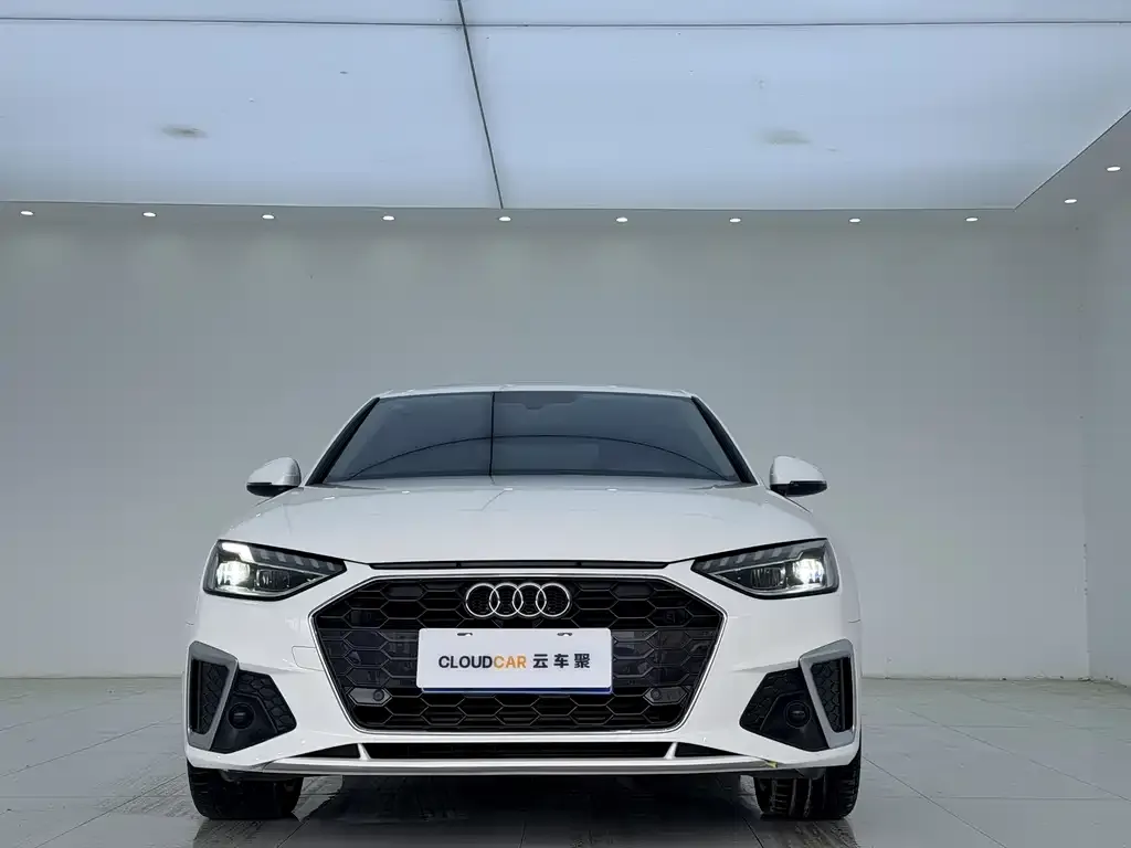 Audi A4L 2022 из CN, фото 2