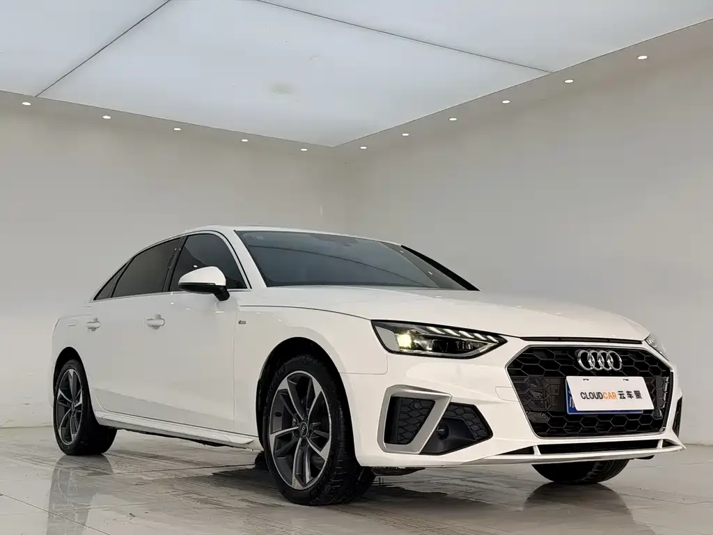 Audi A4L 2022 из CN, фото 3