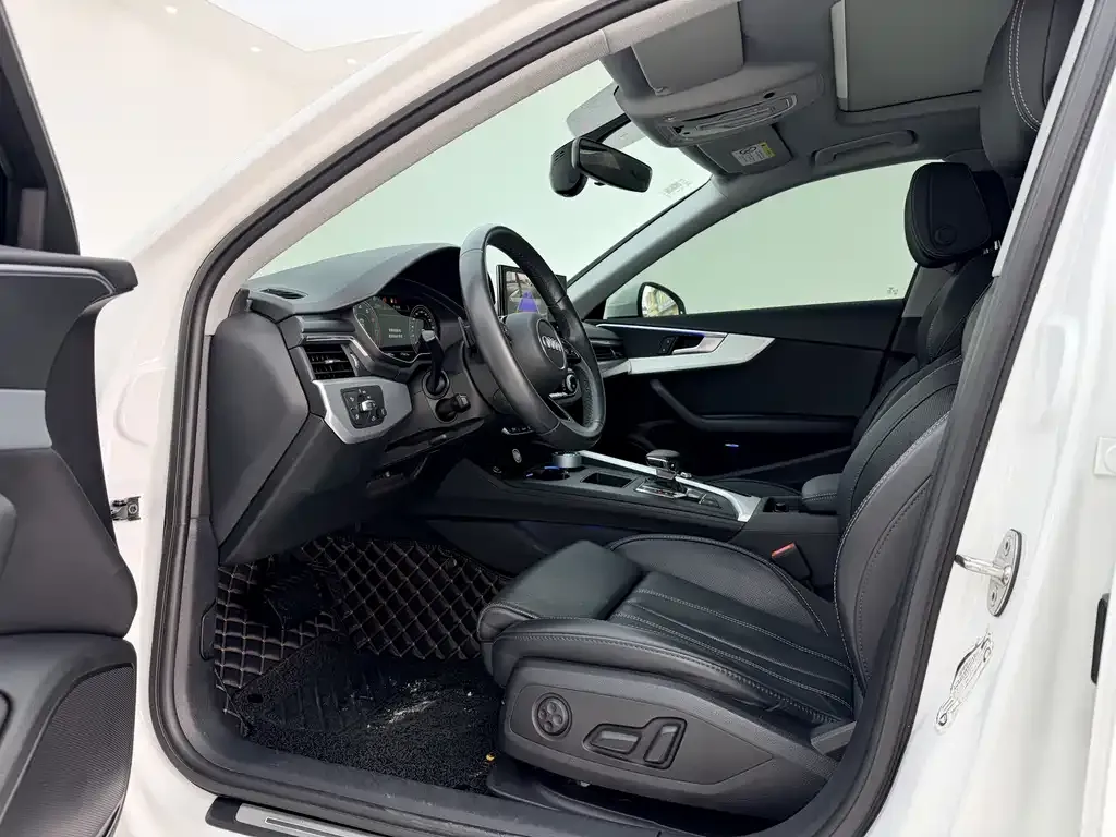 Audi A4L 2022 из CN, фото 7