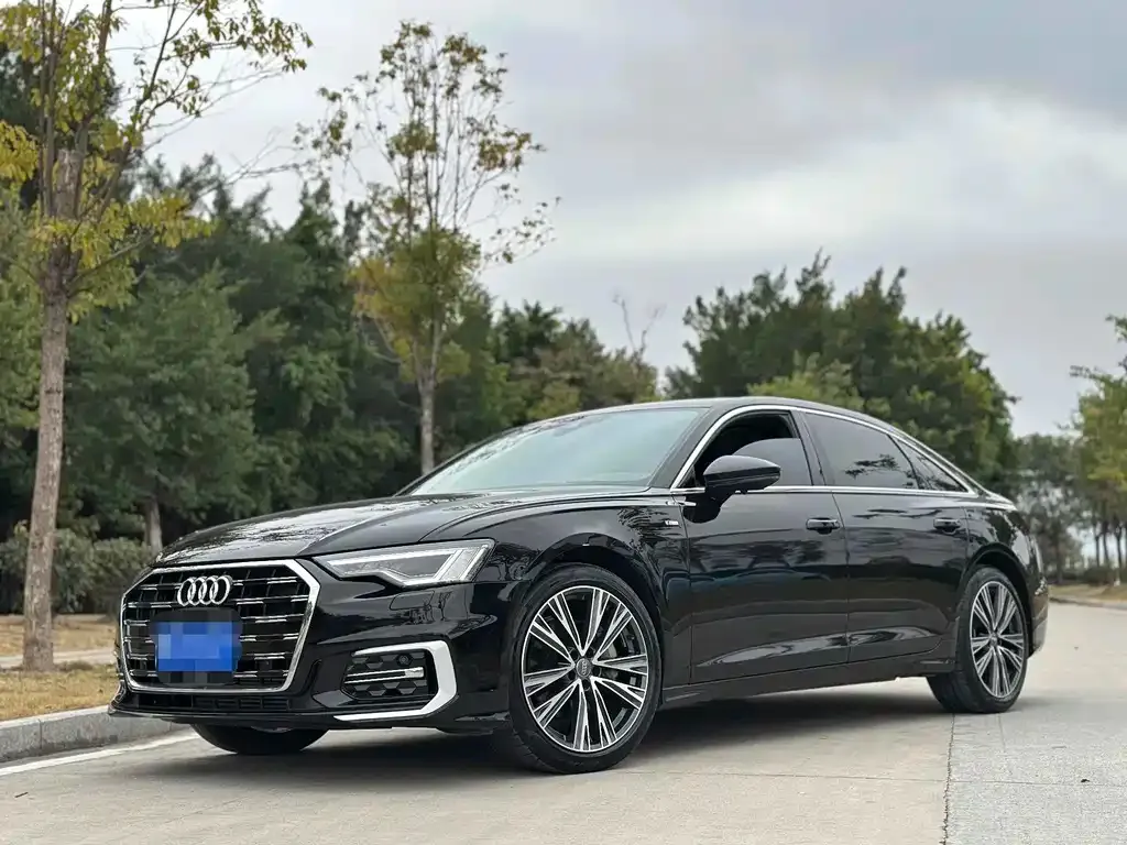 Audi A6L — фото 1