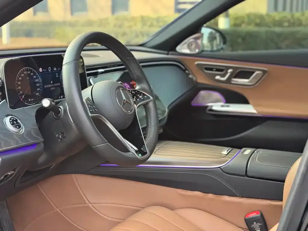 Mercedes-Benz E-Class — фото 8