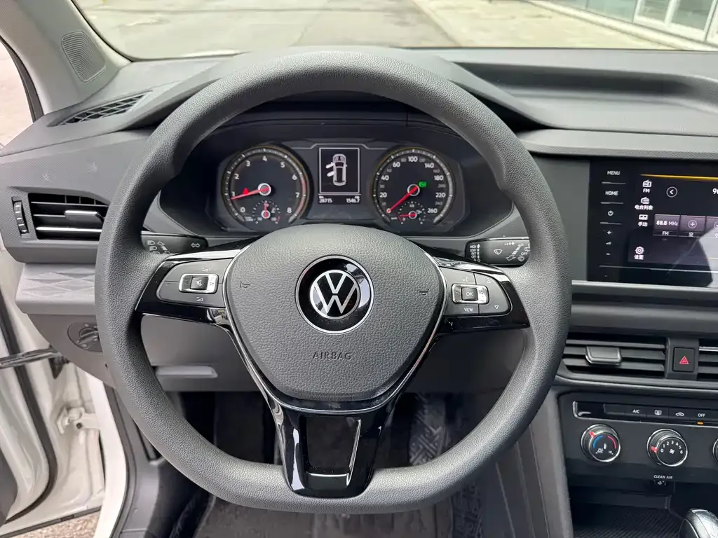 Volkswagen Tharu — фото 8