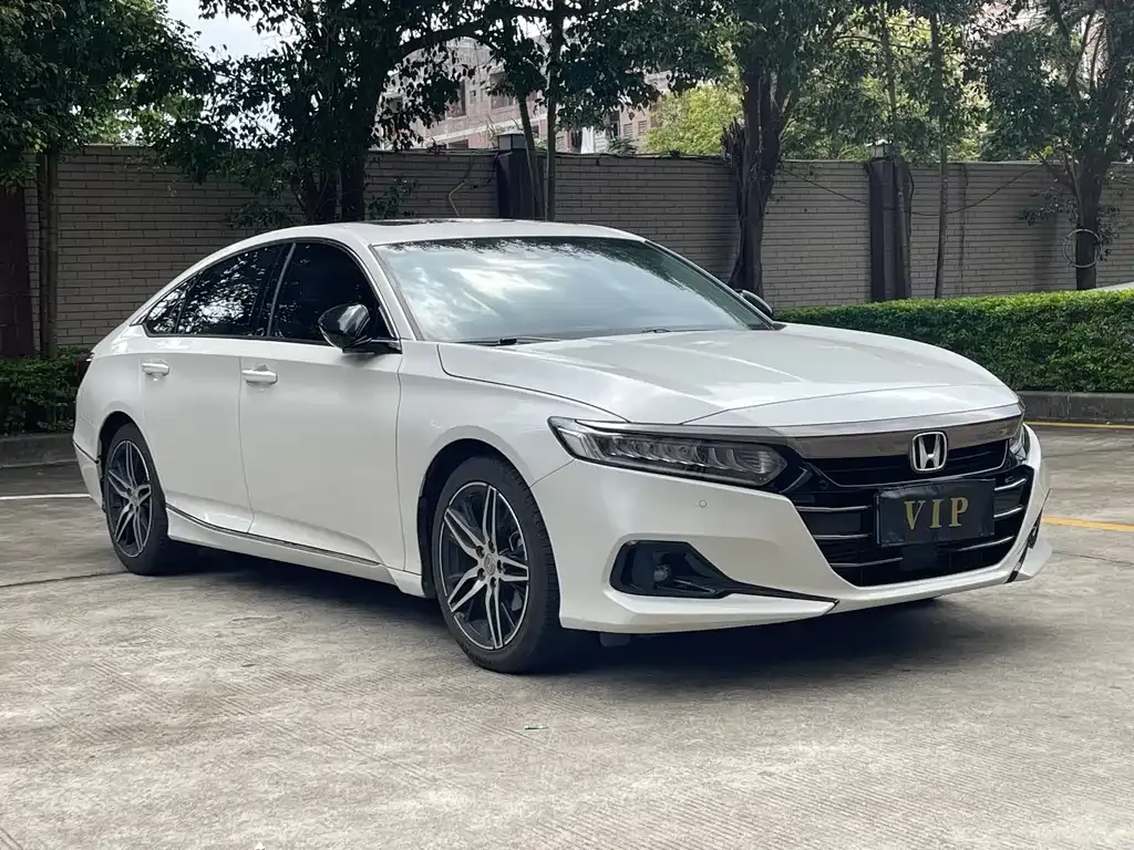 Honda Accord — фото 8