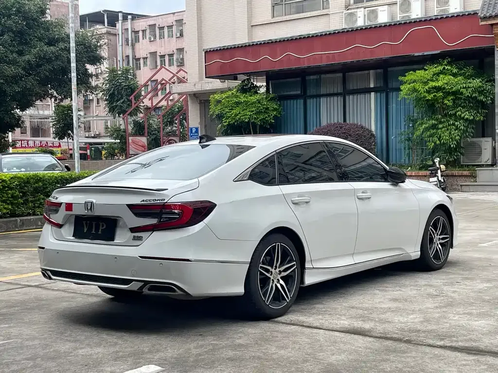 Honda Accord — фото 4