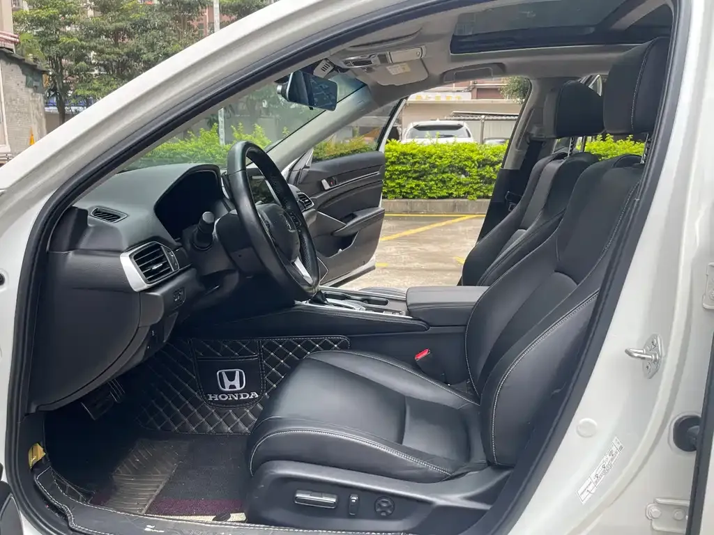 Honda Accord — фото 10