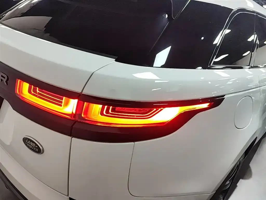 Land Rover Velar — фото 10