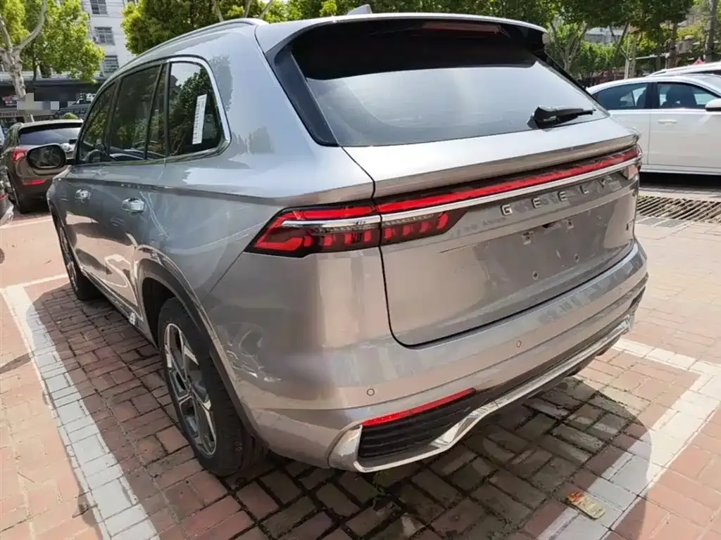 Geely Xingyue L — фото 9