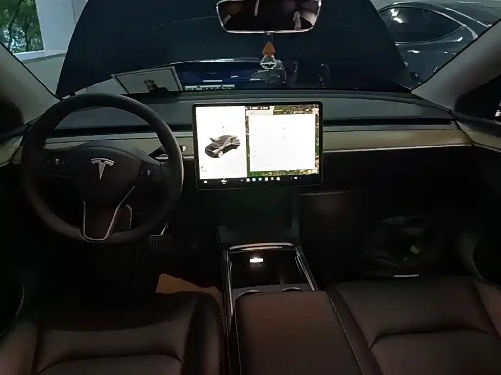Tesla Model Y — фото 3