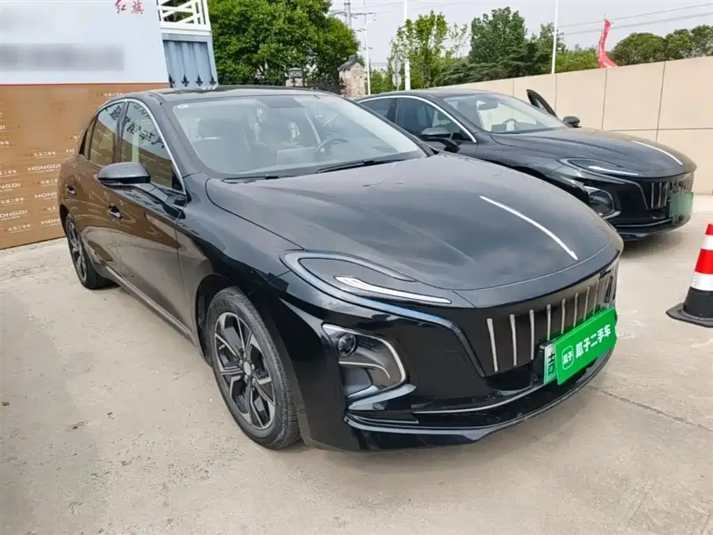 Hongqi E-QM5 — фото 3