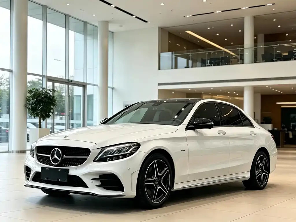 Mercedes-Benz C-Class — фото 1