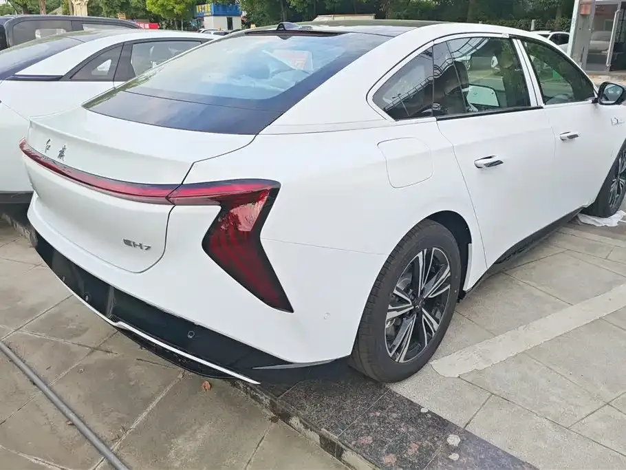 Hongqi EH7 2025 из CN, фото 8