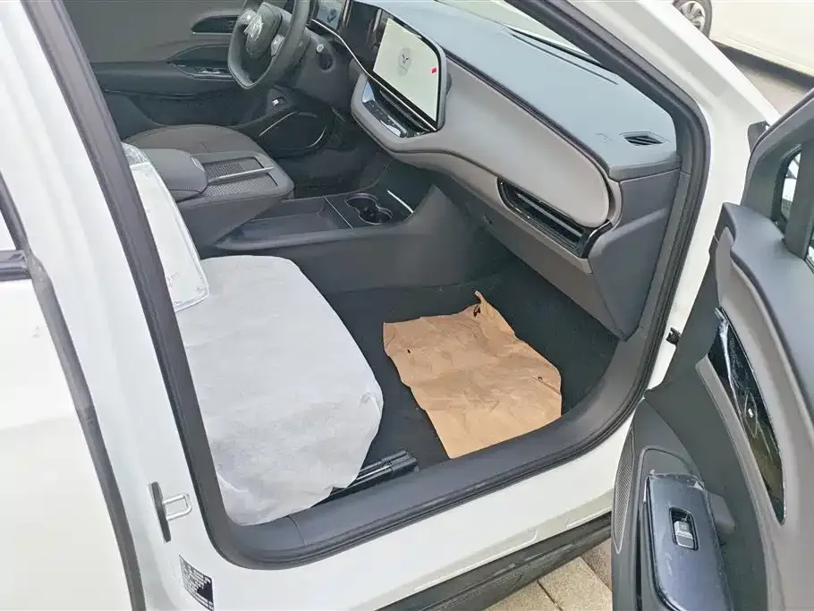 Hongqi EH7 2025 из CN, фото 4