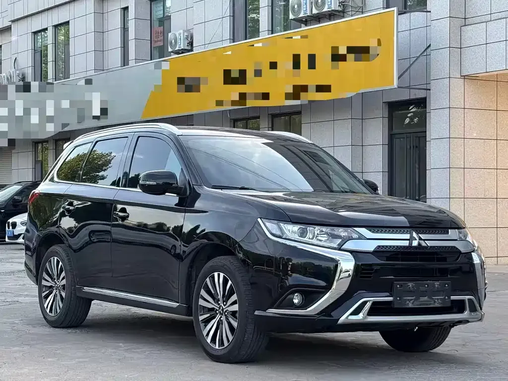 Mitsubishi Outlander — фото 4