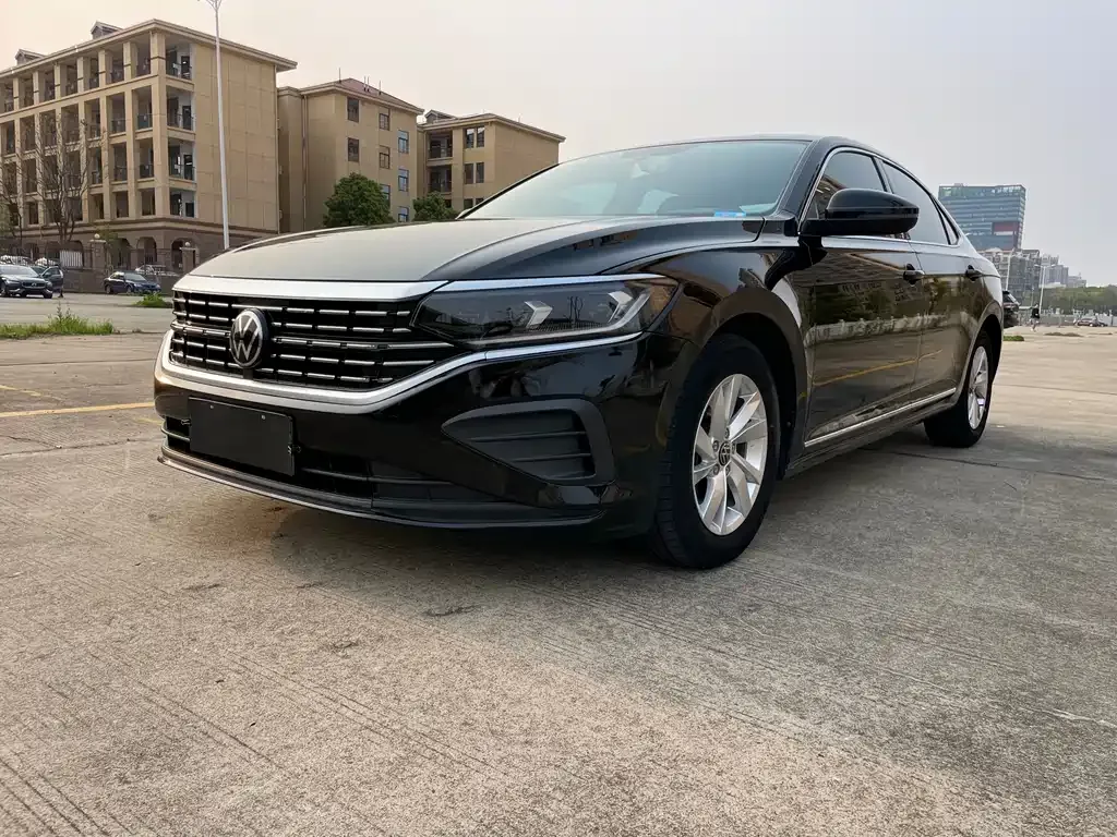Volkswagen Passat — фото 1