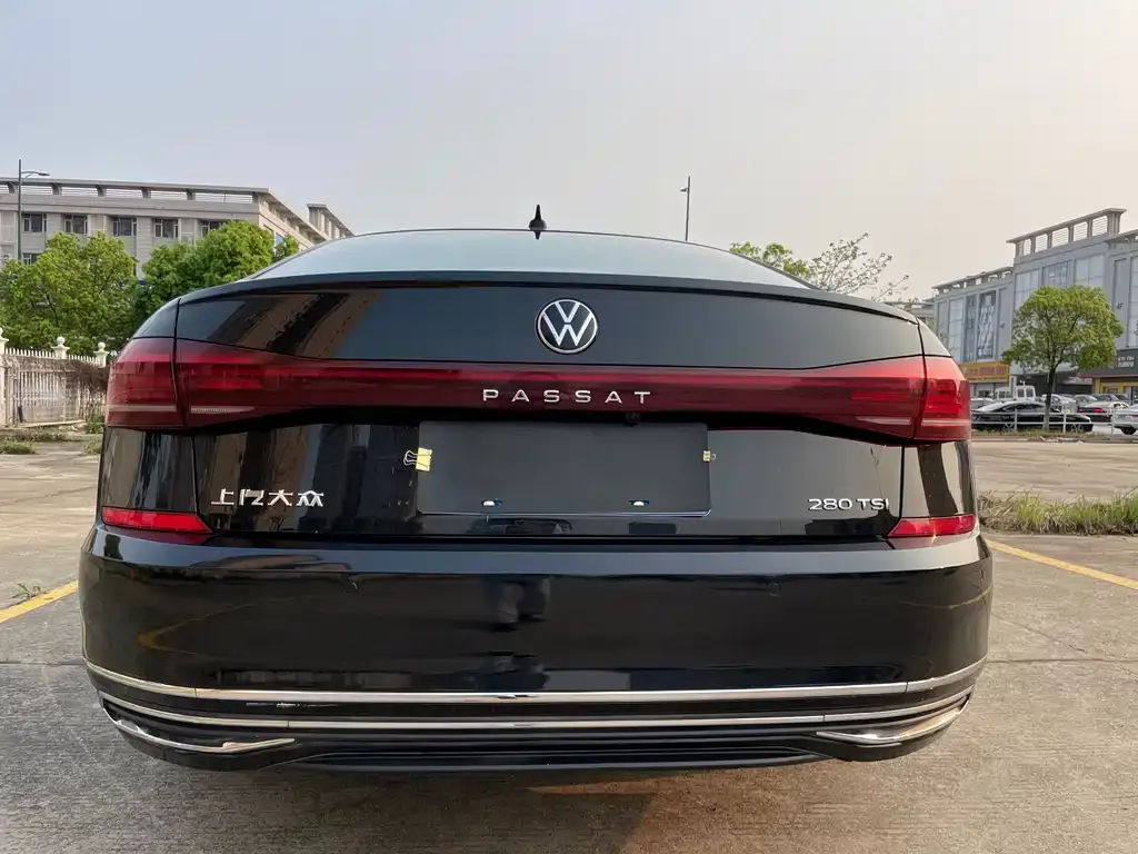 Volkswagen Passat — фото 7