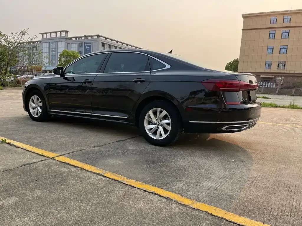 Volkswagen Passat — фото 5