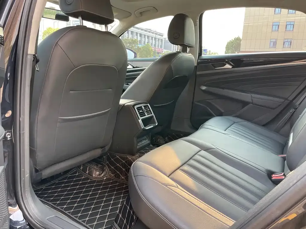 Volkswagen Passat — фото 3