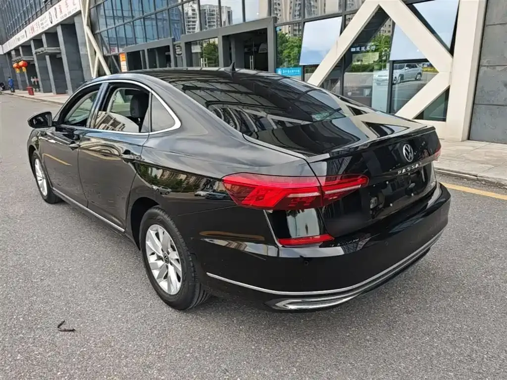 Volkswagen Passat 2022 из CN, фото 10