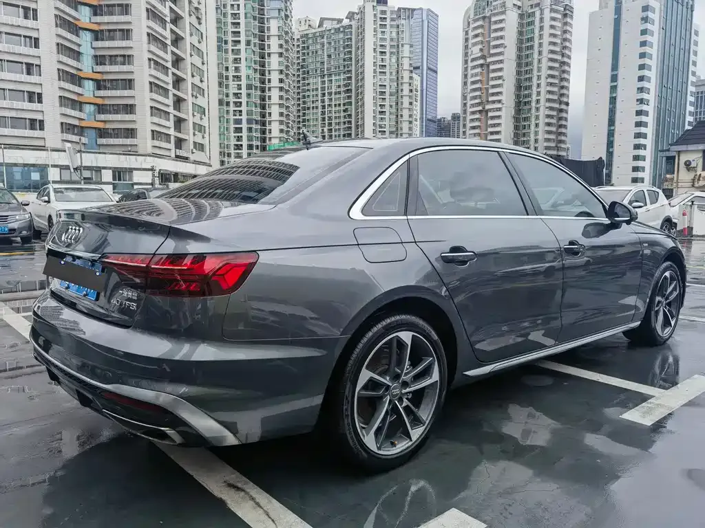 Audi A4L 2021 из CN, фото 3
