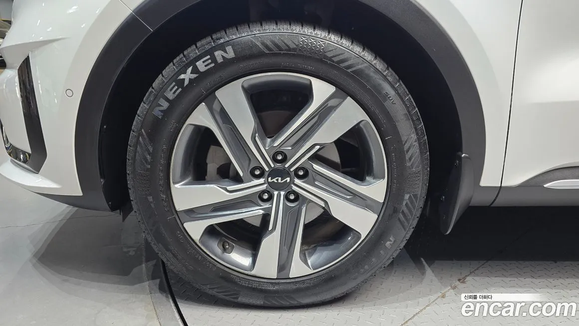 Kia Sorento — фото 8