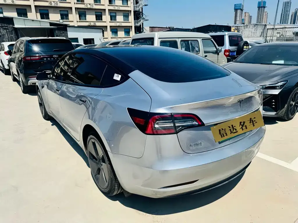 Tesla Model 3 — фото 3