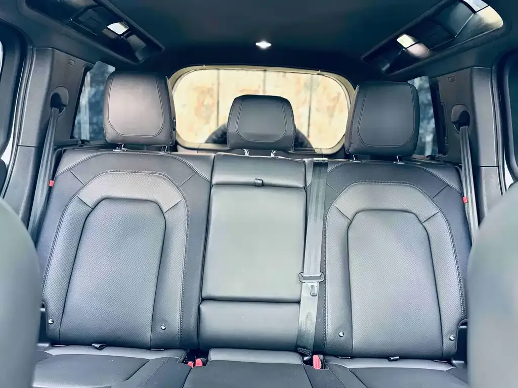 Land Rover Defender 2024 из CN, фото 8