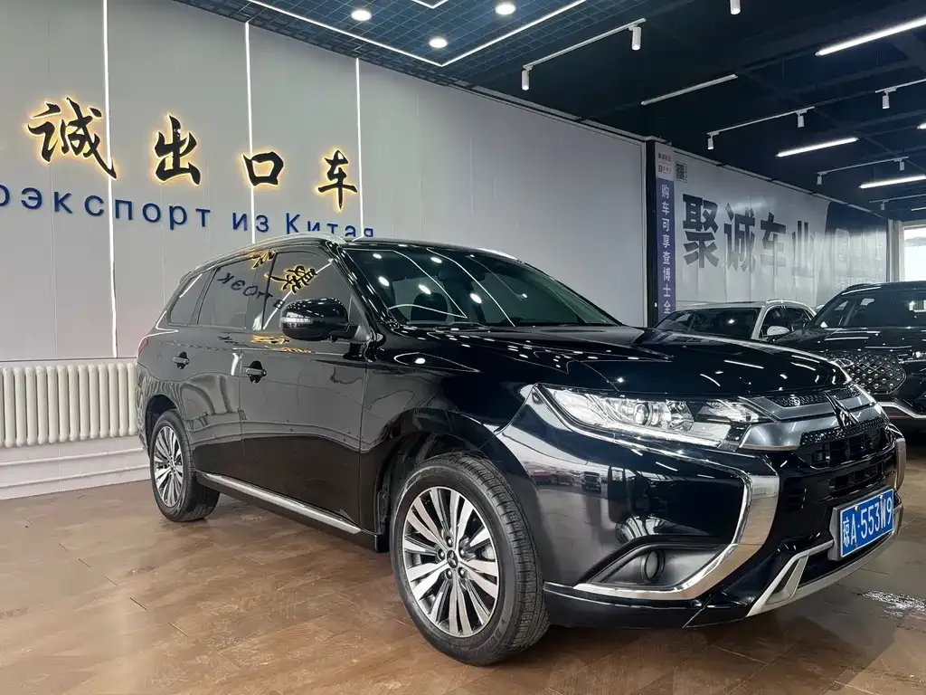 Mitsubishi Outlander — фото 9