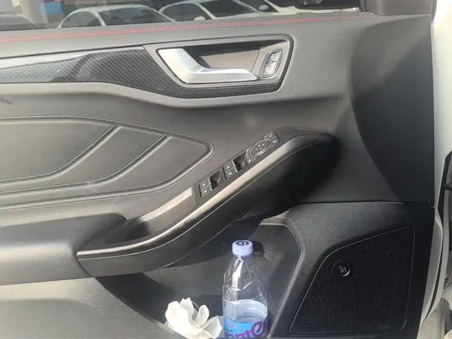 Ford Focus 2021 из CN, фото 7