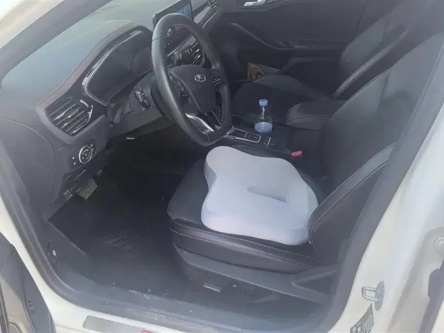 Ford Focus 2021 из CN, фото 2