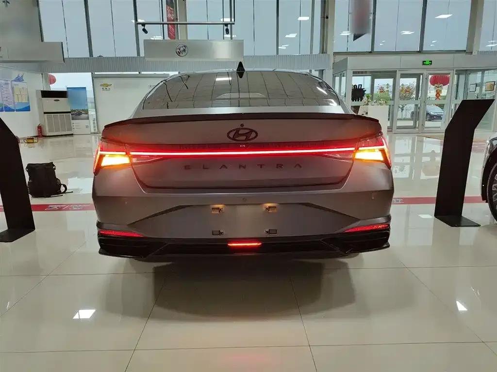 Hyundai Elantra 2022 из CN, фото 10