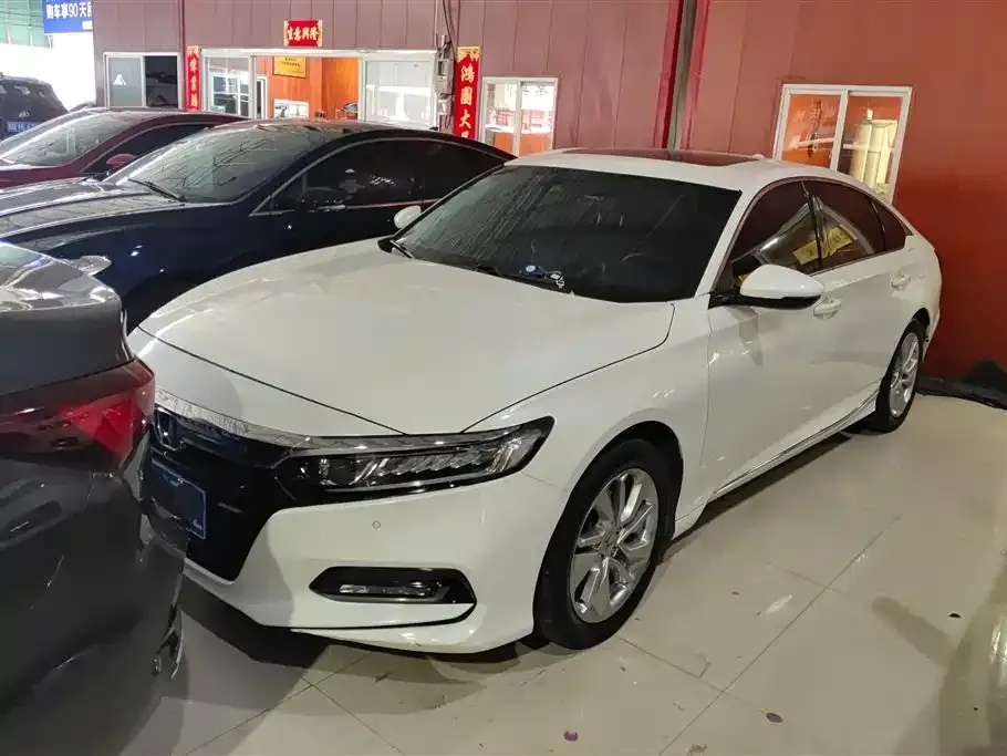 Honda Accord — фото 1