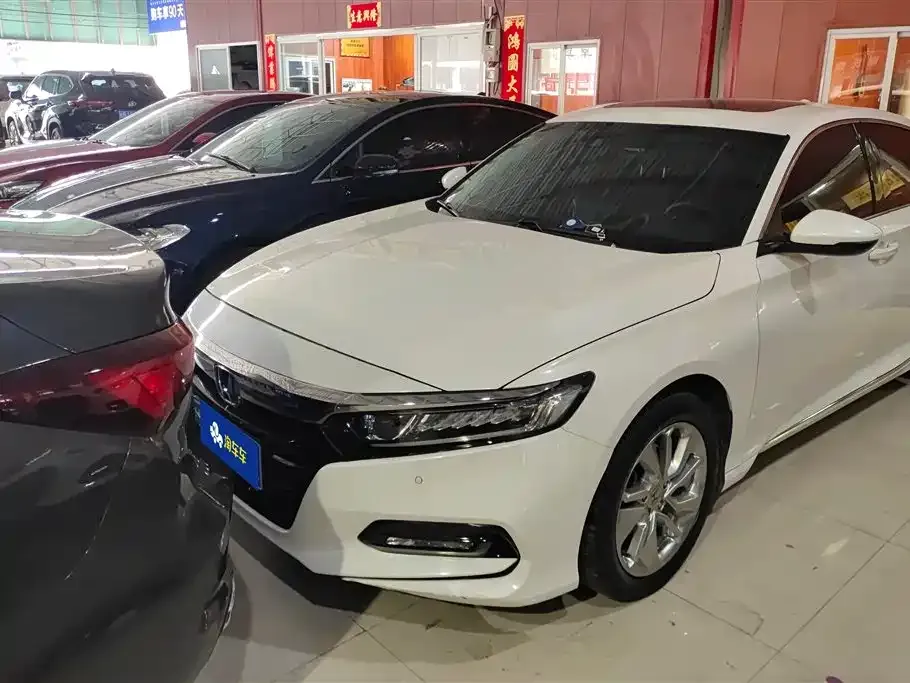Honda Accord — фото 10