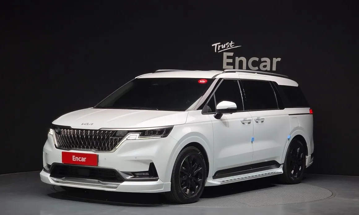 Kia Carnival — фото 1