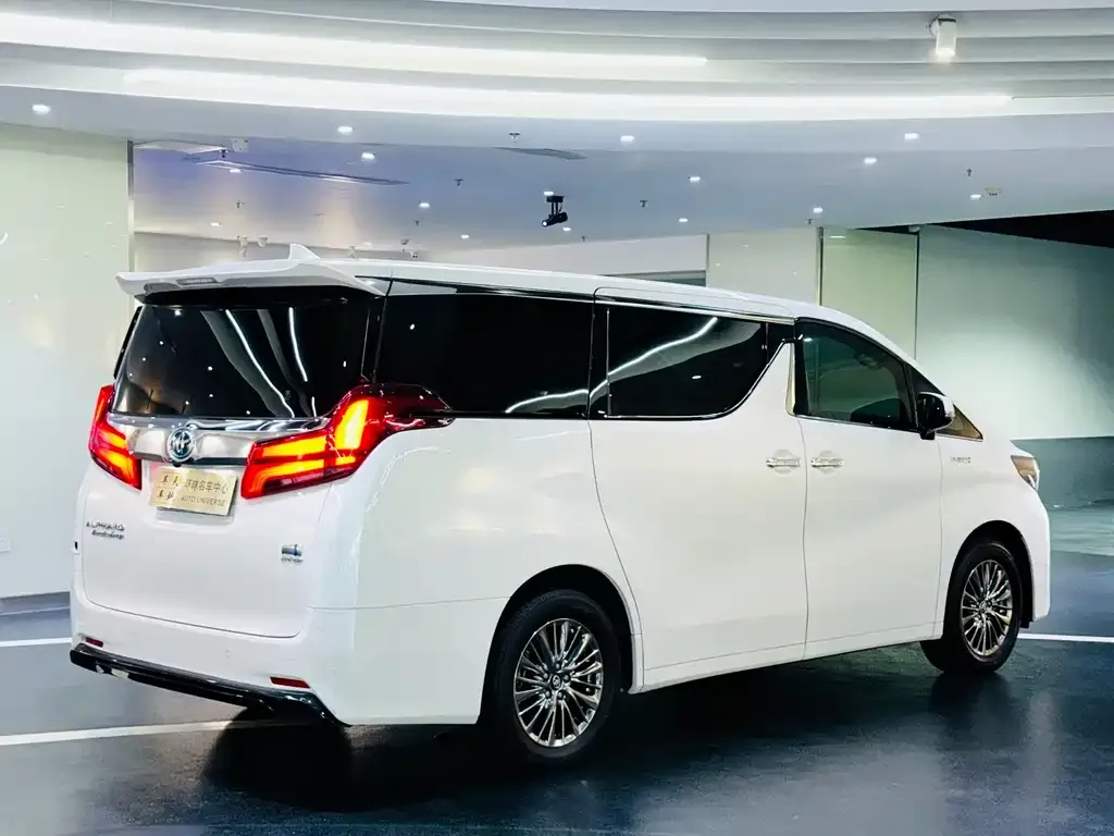 Toyota Alphard 2022 из CN, фото 10