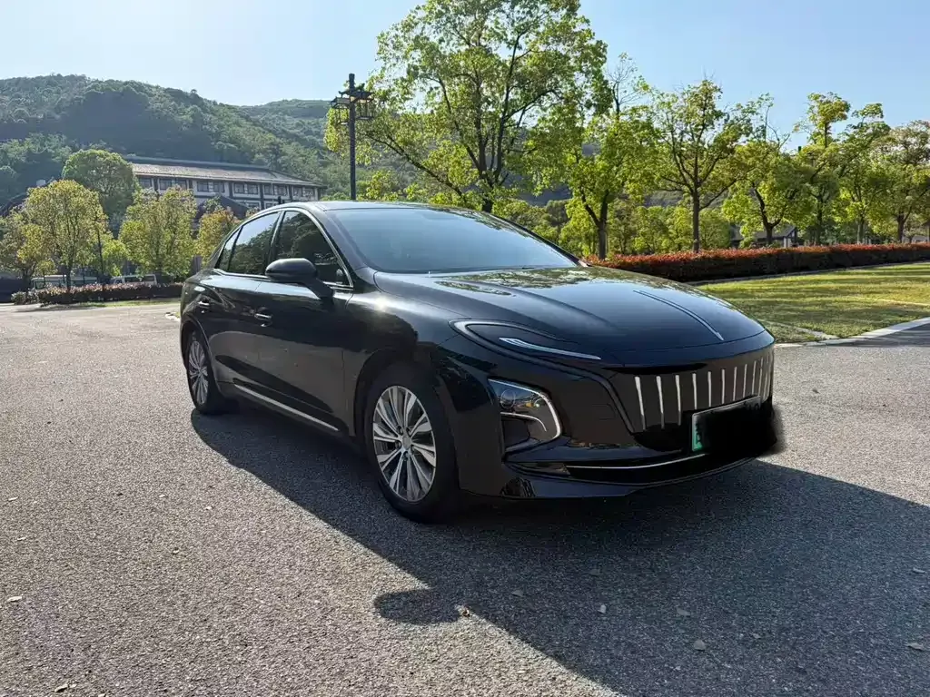 Hongqi E-QM5 — фото 4