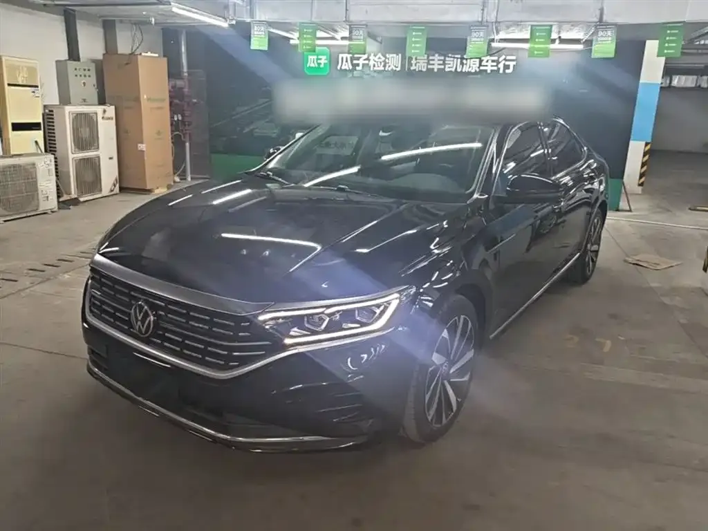 Volkswagen Passat — фото 1