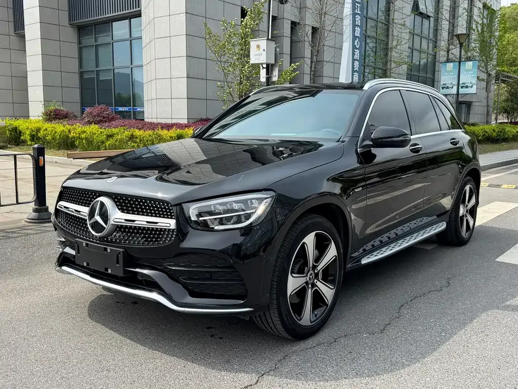 Mercedes-Benz GLC — фото 1