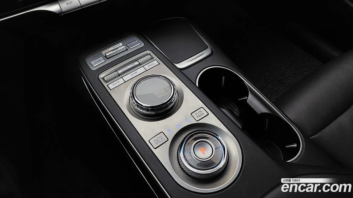 Genesis GV70 — фото 2