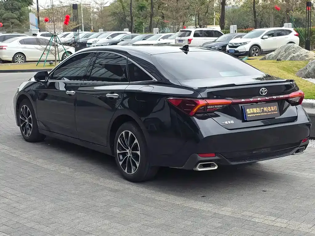 Toyota Avalon — фото 10